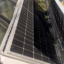 Solar Panels.. SilFab Solar SIL-490 HN 