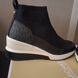MK Ankle Booties Size 7 New 