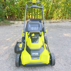 Ryobi 21” New 40v Battery Opérate Self Propelled Lawnmower (Mowe Only No Batteries Or Charger) 