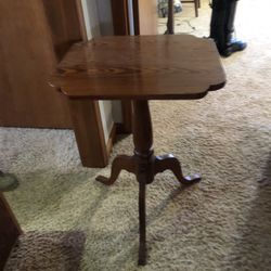 Beautiful Table ( Antique)