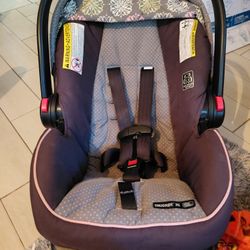Like New Baby Girls Infant Car Seat with Base