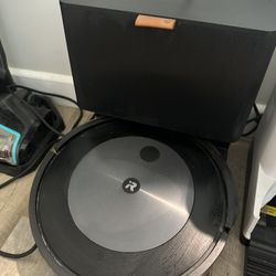 iRobot Roomba j8+ Robot Vacuum + Dock + Extras Included