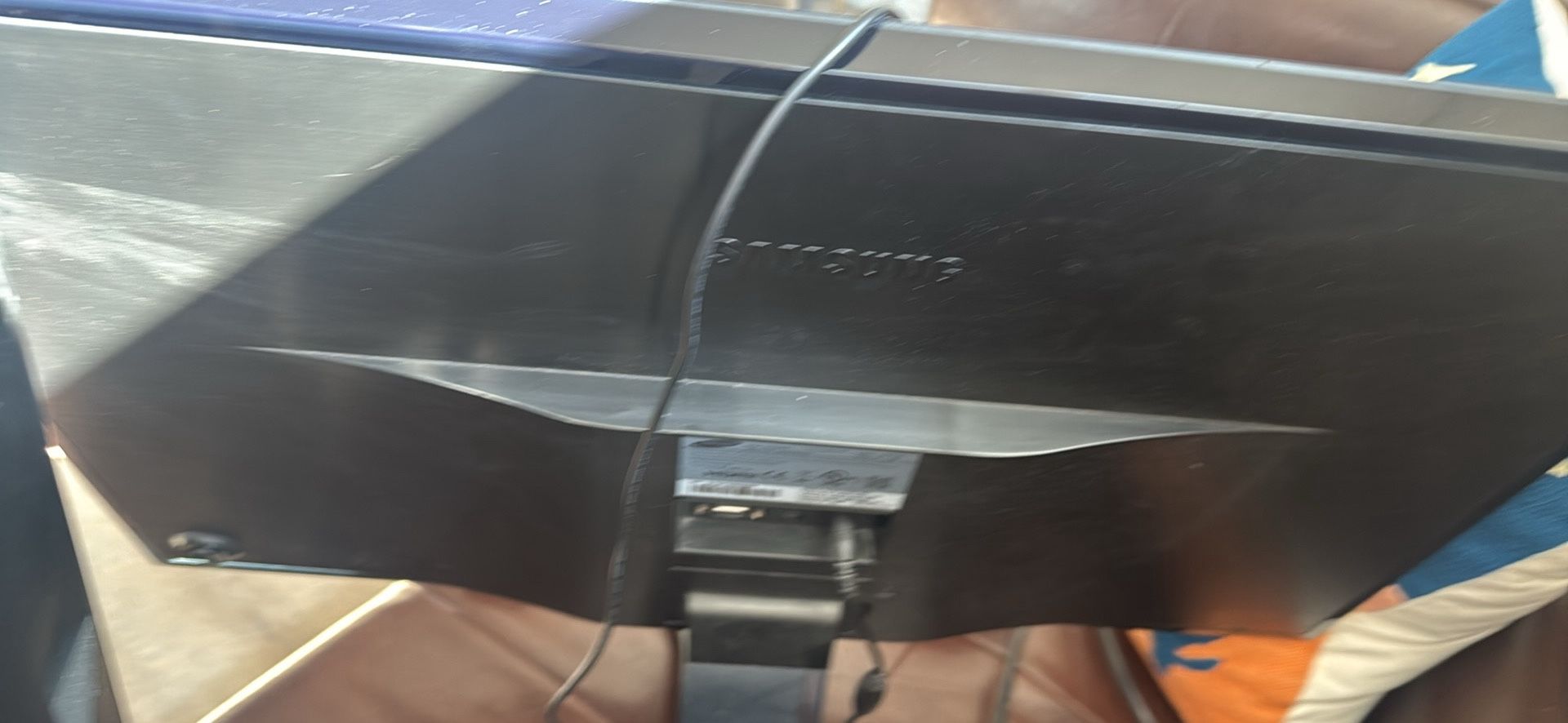 Samsung 27” Monitor