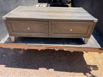 rustic/farmhouse-style lift-top coffee table