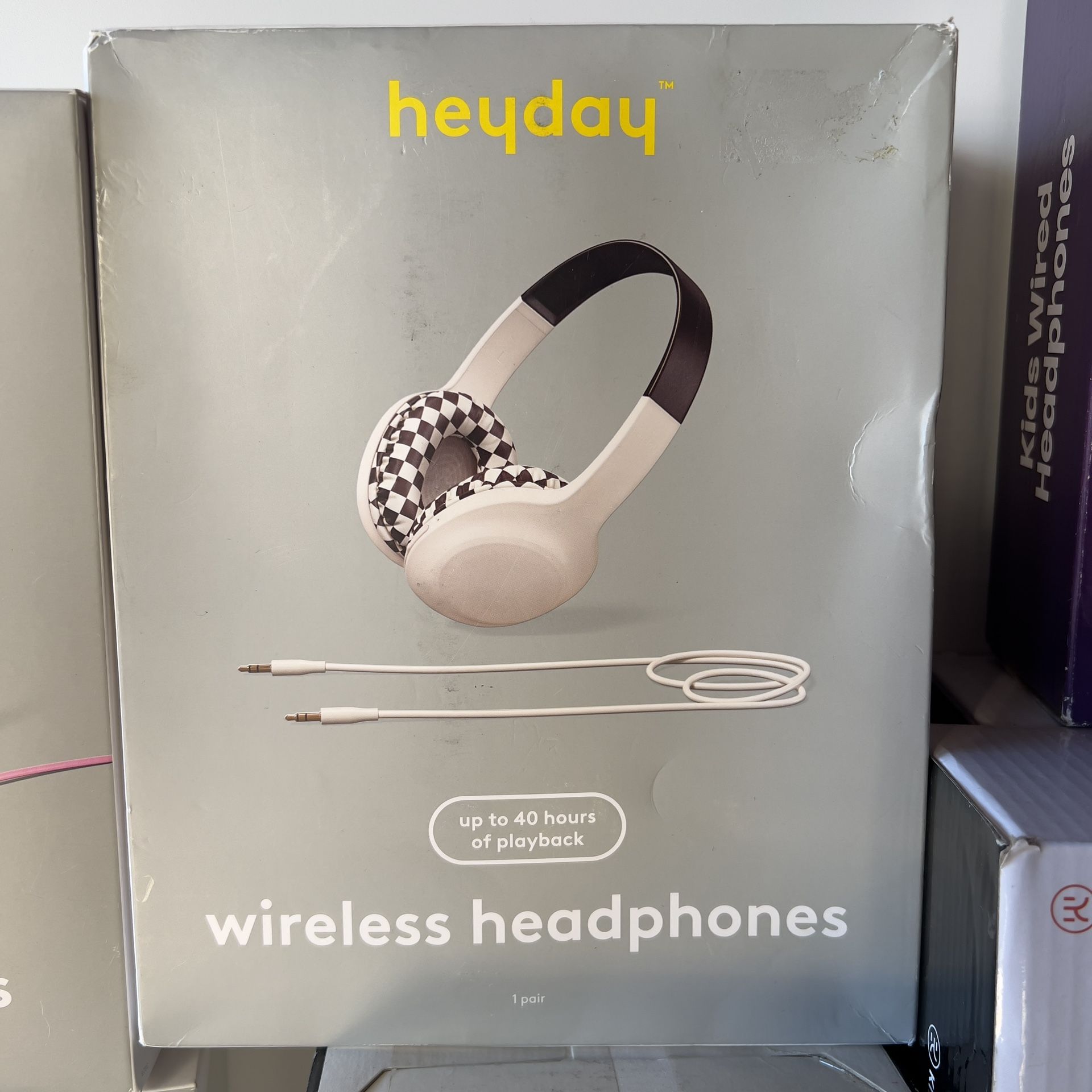 New WIRELESS music headphones Checkboard Print 