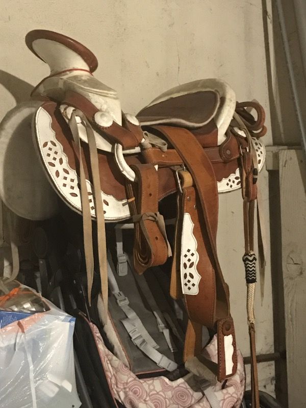 Montura para caballo auténtica de Jerez Zacatecas. Authentic Mexican horse saddle.