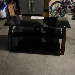 Brand New TV Stand & Lamps 