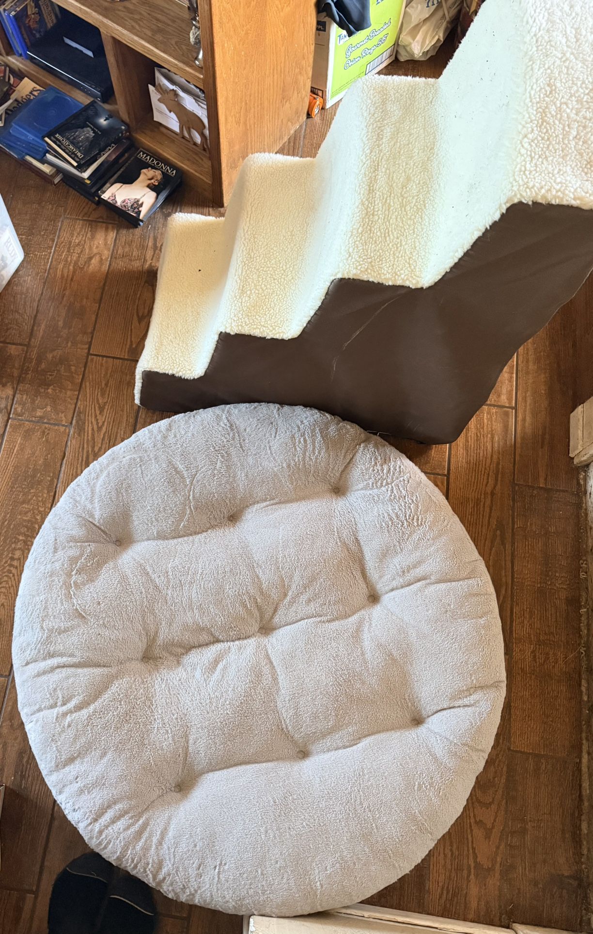 Dog Bed & Stairs 