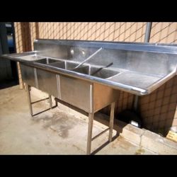 GSW  SEE18183D  STAINLESS STEEL COMMERCIAL GRADE 3 COMPARTMENT SINK 