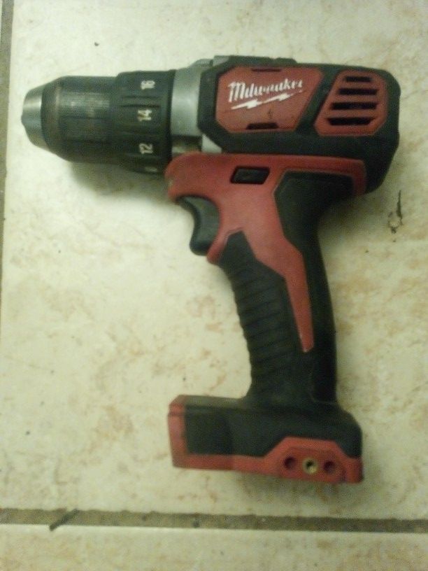 Milwaukee M18 Compact Drill/Driver 