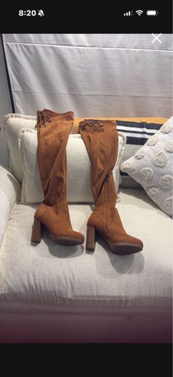 Suede boots