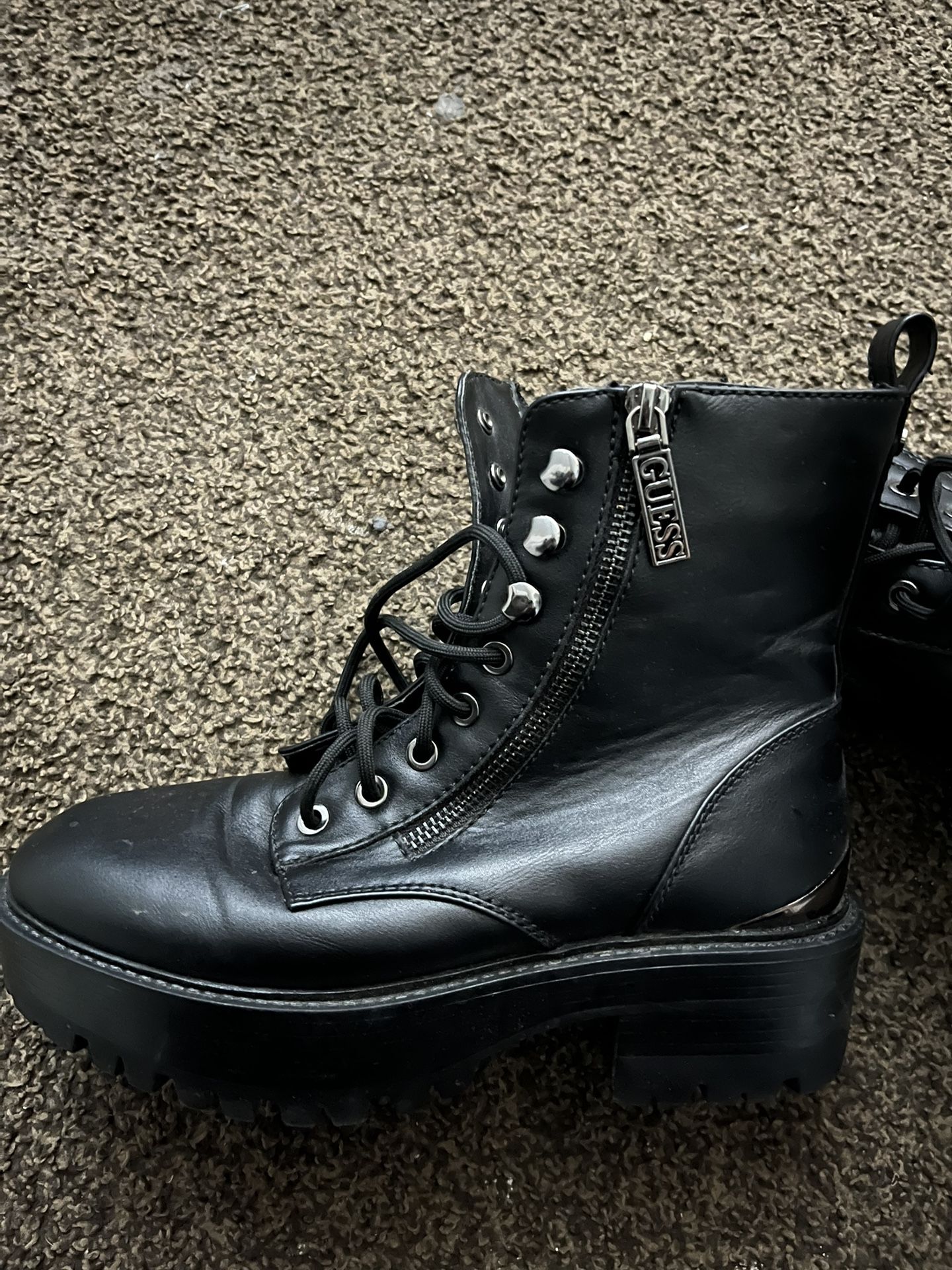 GUESS boots