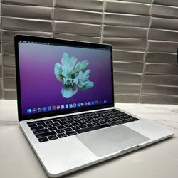 2018 Apple 13” MacBook Pro 2.3GHz i5 16GB Ram 256SSD! 