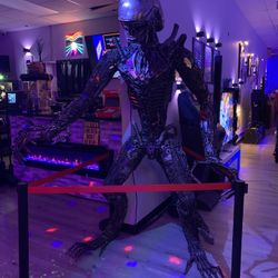 Alien Xenomorph Statue