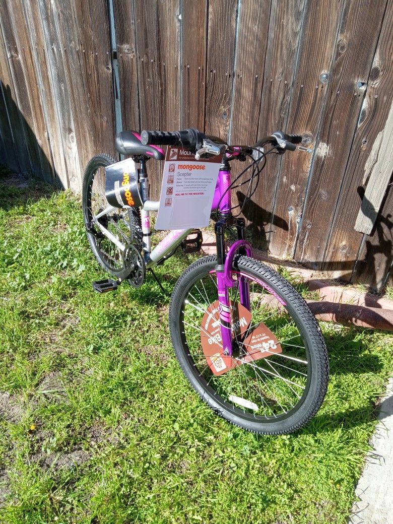 $135 New Mongoose 24 Mountain Bike Disc Brake 21 Speed
