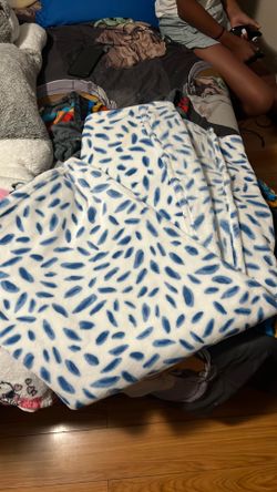 Twin size couch blanket