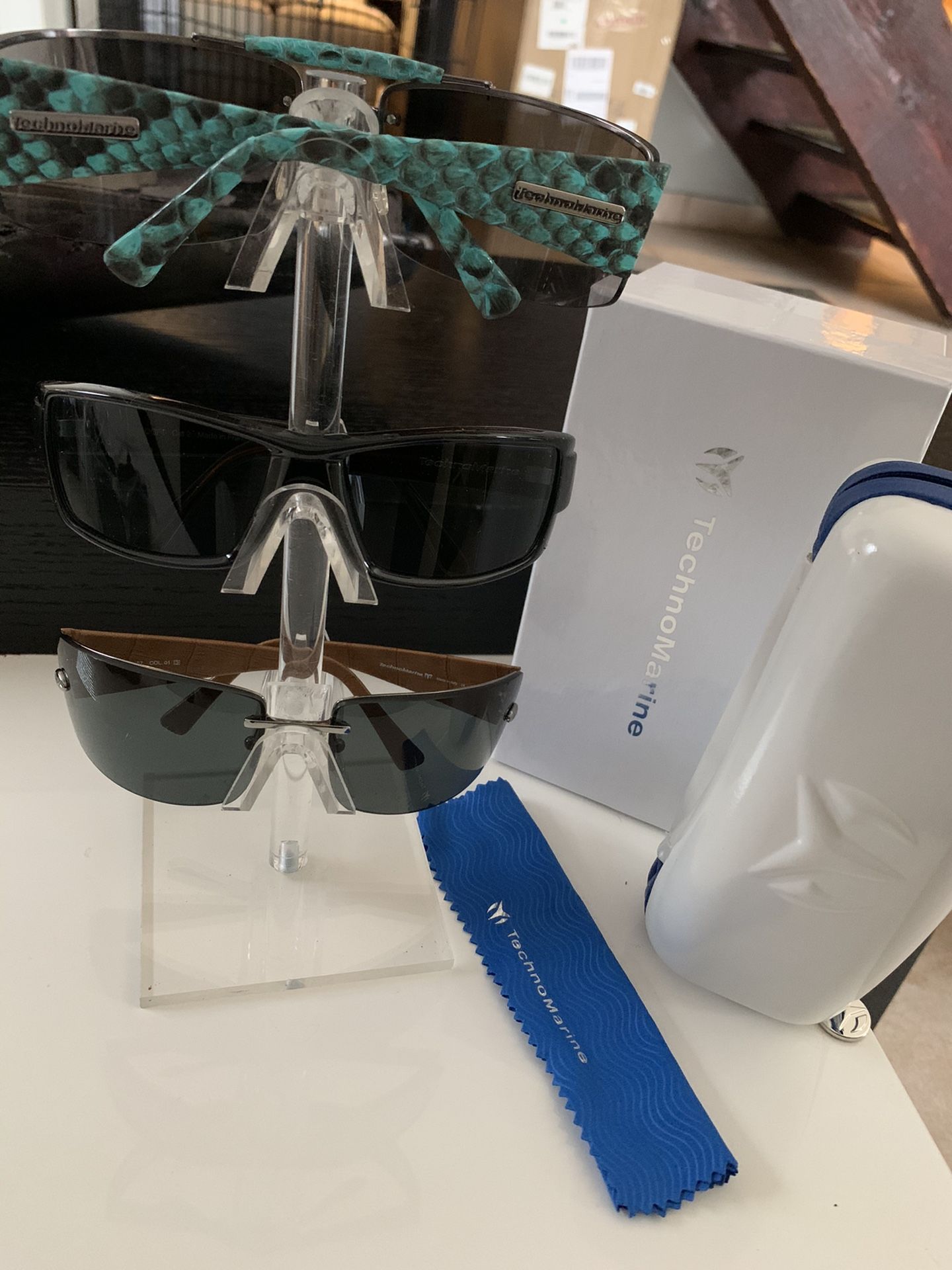 TECHNOMARINE SUNGLASSES 😎! BIG BIG SALE ( THREE)