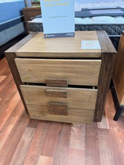 CLEARANCE Janeiro Nightstand