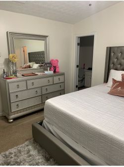 Queen bedset with dresser and mirror