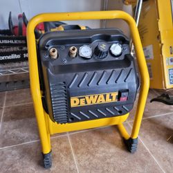 DEWALT
2.5 Gal. Portable Electric Heavy Duty 200 PSI Quiet Air Compressor