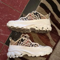 Burberry Shoes Size 45