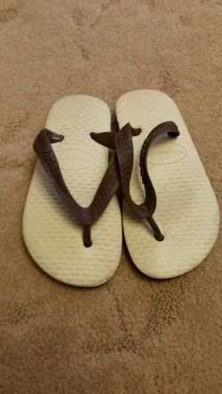 Havaianas kids boys or girls shoes in size 7