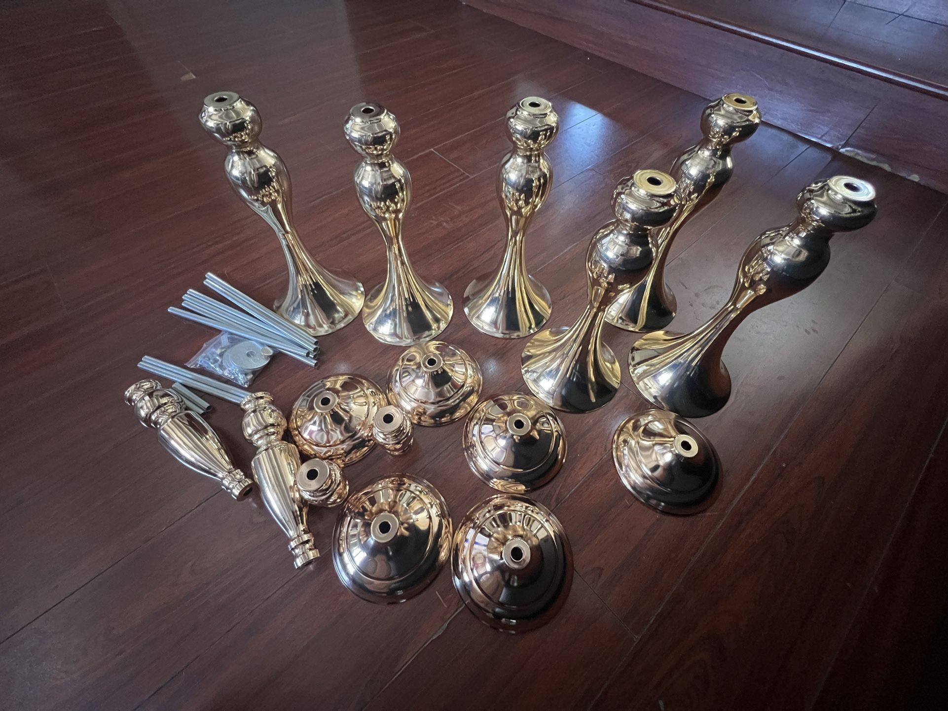 Six pack gold trumpet vases two of each different sizes listed here $35