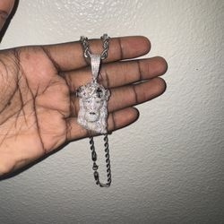 Moisten Jesus Pendant 