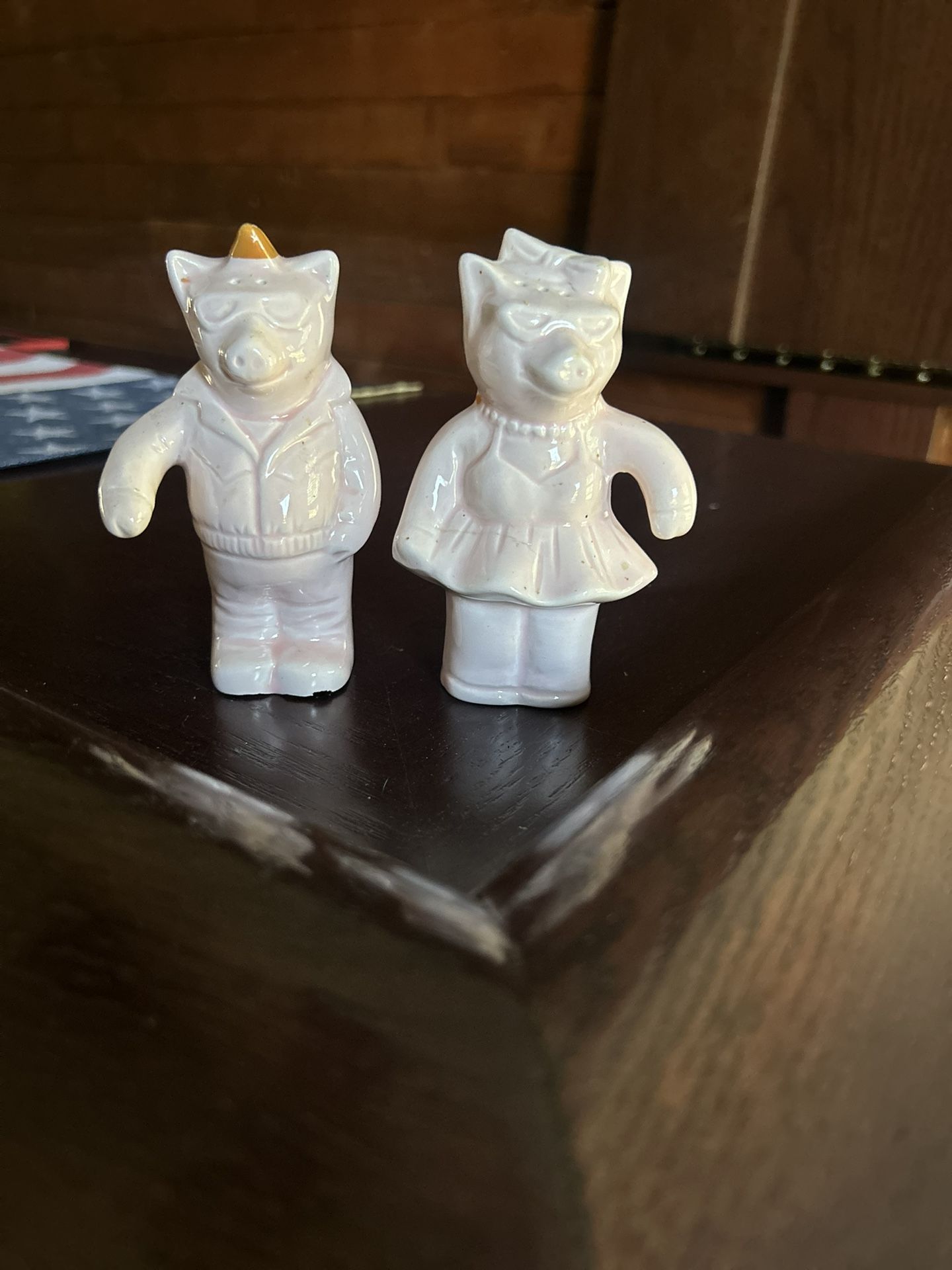 Vintage pig salt and pepper shaker