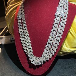 Two 20” Link Pieces Lab Ice Stones