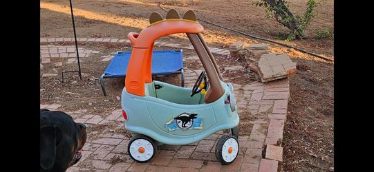 Toy car