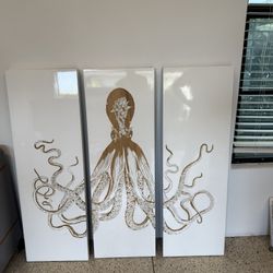 A gallery octopus Three Piece Ceramic 