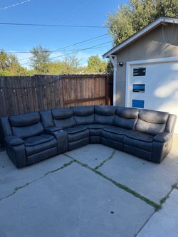 Free Delivery! Dark Brown Reclining Sectional Couch