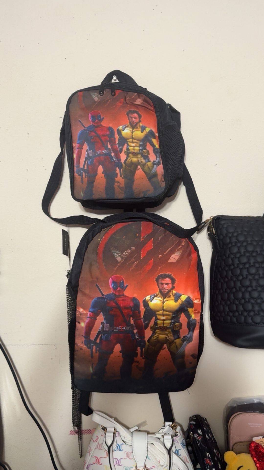 Disney Deadpool, wolverine set or separate