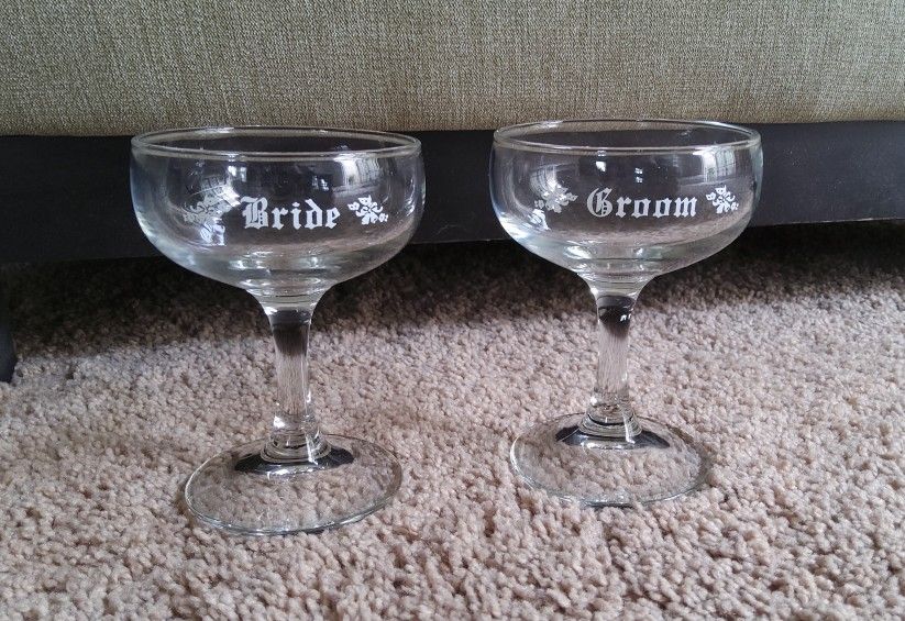 Bride And Groom Glasses Set