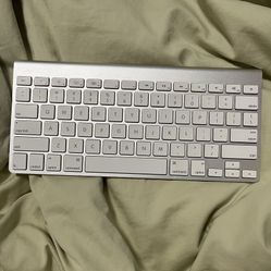 Apple Wireless Bluetooth Keyboard