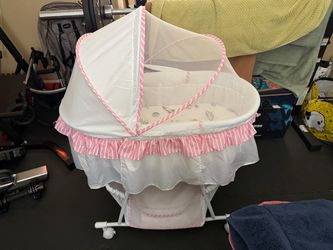 Baby Bassinet – Pink & White