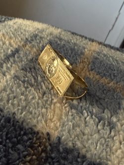 14k gold ring.