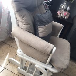 Rocking Chair 