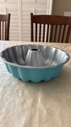 Nonstick Bundt Cake Pan