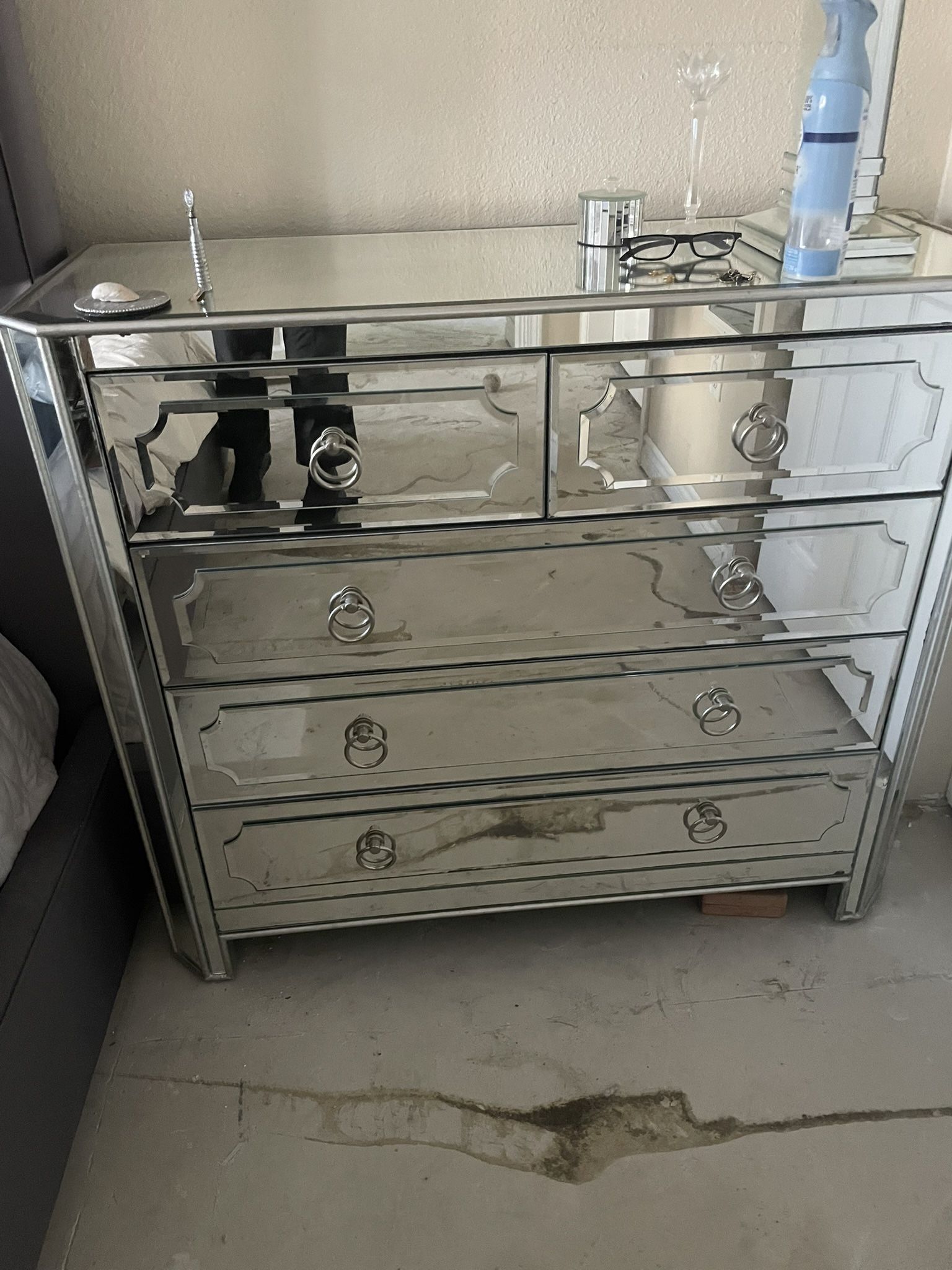 Mirrored Chest Z gallery