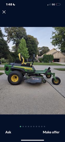 John Deer Riding Lawnmower 