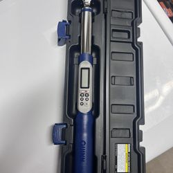 Quinn 3/8 Torque wrench (digital) 
