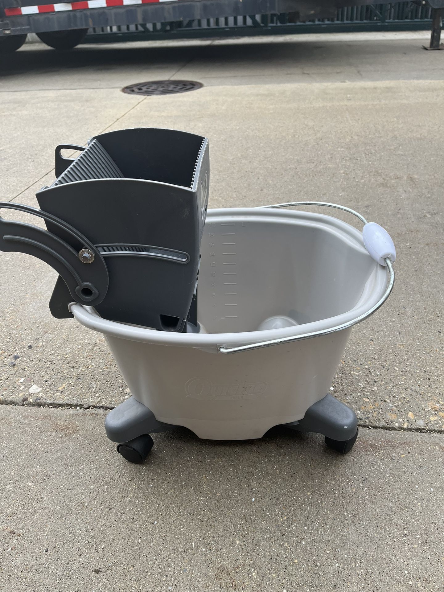 Rolling Quickie Mop Bucket for Sale in Gurnee, IL OfferUp