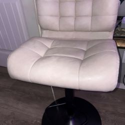Tommy Hilfiger Leather Chair 
