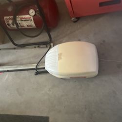 Genie 1/2 Hp Garage Door Opener And Rail