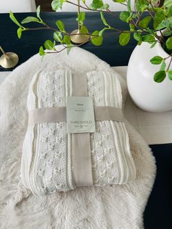 Threshold chunky knot throw-cream NEW