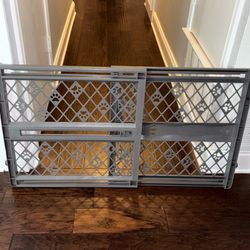 Gate