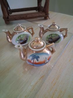 Vtg  Miniture TeaPots
