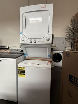 GE Electric Stacked Laundry Center with 2.3-cu ft Top load Washer and 4.4-cu ft Dryer ( White )